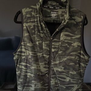 Peloton Black Camouflage Vest